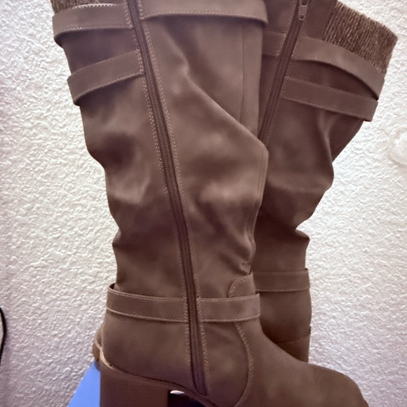 Jellypop Knee-High Boots W8 w/Knit Cuff. Brand New Never Worn - Picture 9 of 12
